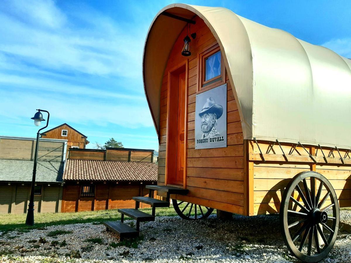 El Paso City Zlatibor: Wild West Treehouse Cottages Exterior photo