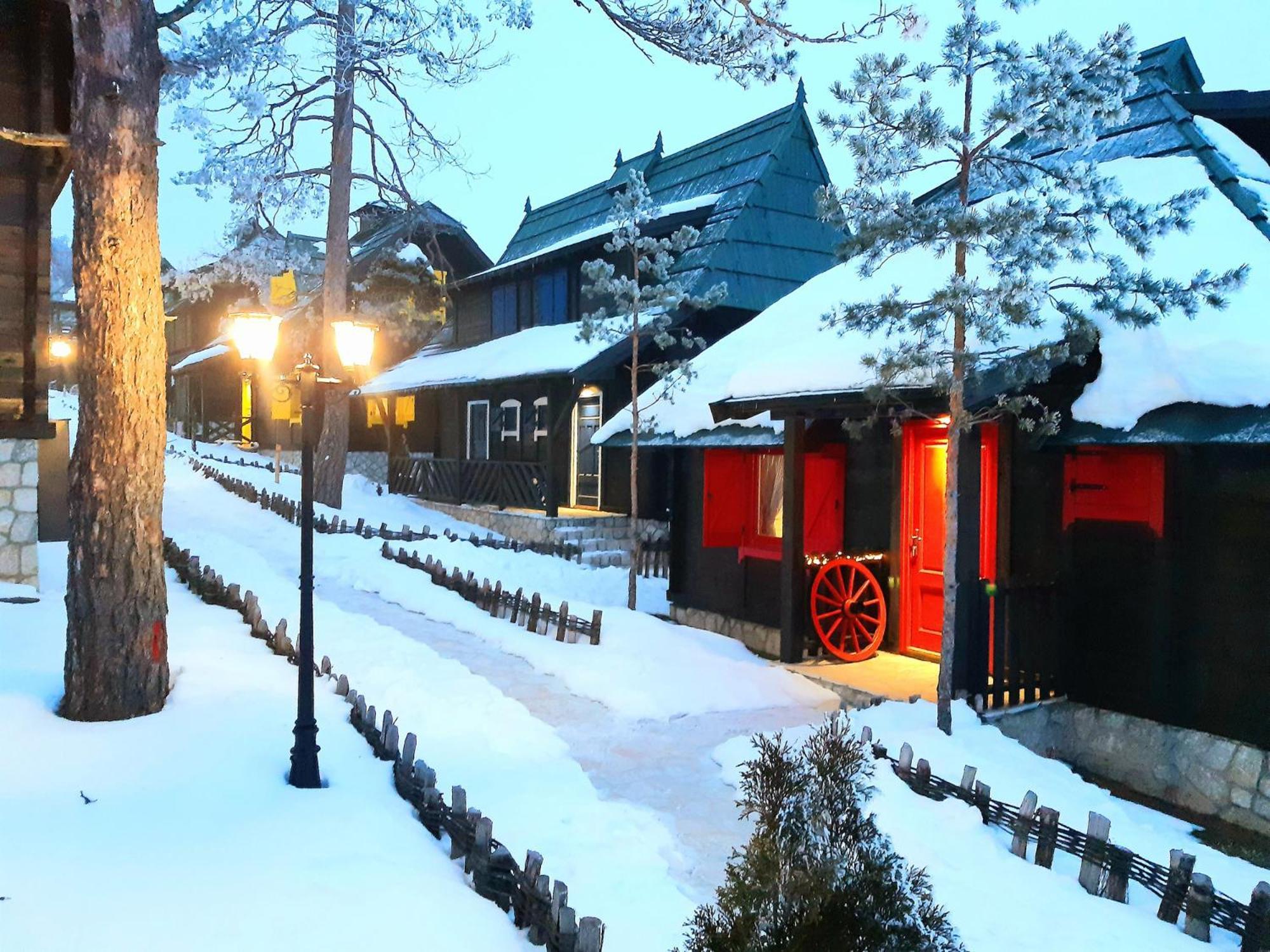 El Paso City Zlatibor: Wild West Treehouse Cottages Exterior photo
